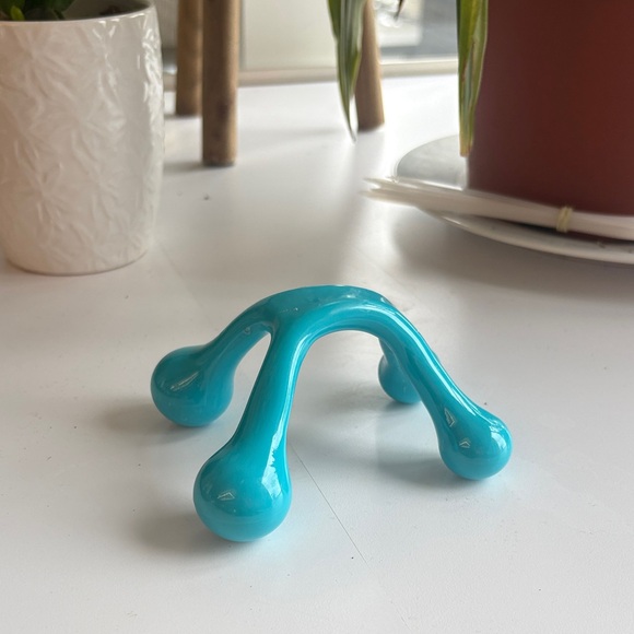 Bright Blue Handheld Massager - Picture 3 of 4